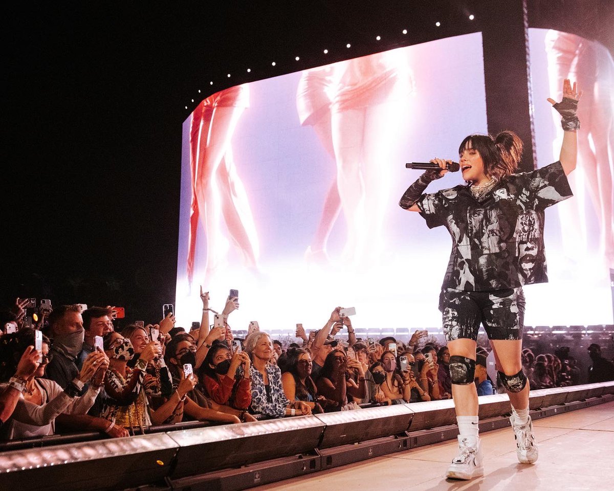 coachella's tweet photo. Still so happy @billieeilish https://t.co/hx2HSIcTph