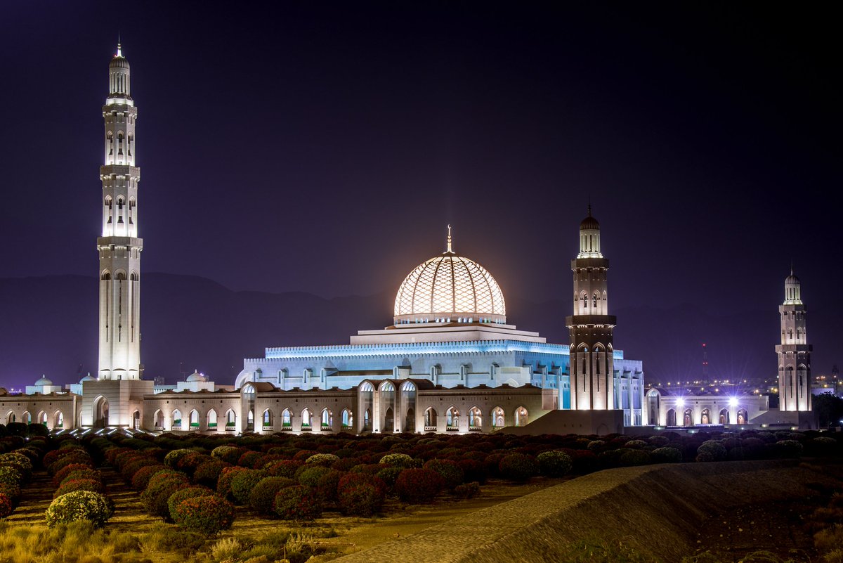 OmanTripper's tweet photo. 🕌🌃

Some photos I took at the Sultan Qaboos Grand Mosque a couple of days ago after a sudden (and very brief) jolt of enthusiasm/creativity

#grandmosque #Muscat #Oman #OmanTripper #عمان https://t.co/drG51oTW6z