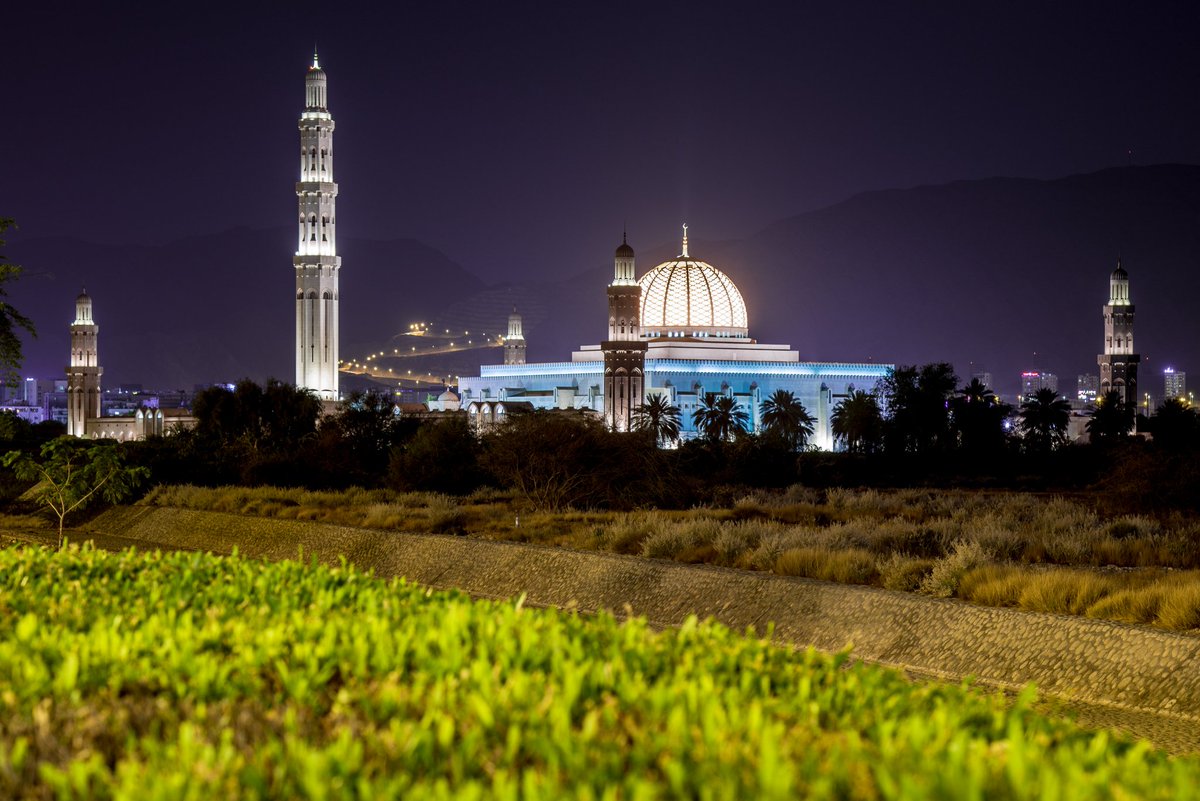 OmanTripper's tweet photo. 🕌🌃

Some photos I took at the Sultan Qaboos Grand Mosque a couple of days ago after a sudden (and very brief) jolt of enthusiasm/creativity

#grandmosque #Muscat #Oman #OmanTripper #عمان https://t.co/drG51oTW6z