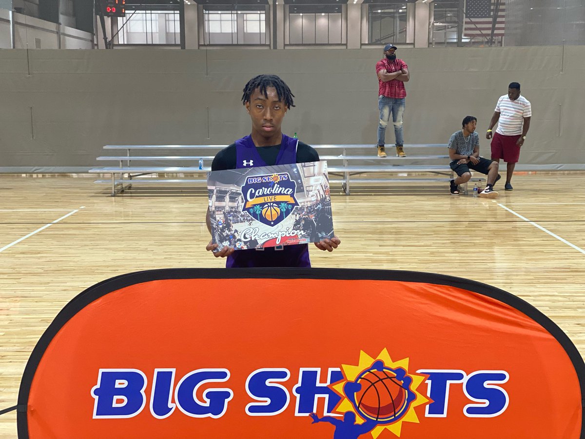 BigShotsGlobal's tweet photo. #BigShots #CarolinaLive 
🏆16U CHAMPS🏆

Flight 22 60
11 Jaylen Herring 14

Team Intensity 44
3 Zayden Edwards 14 https://t.co/B83OOE3ClR