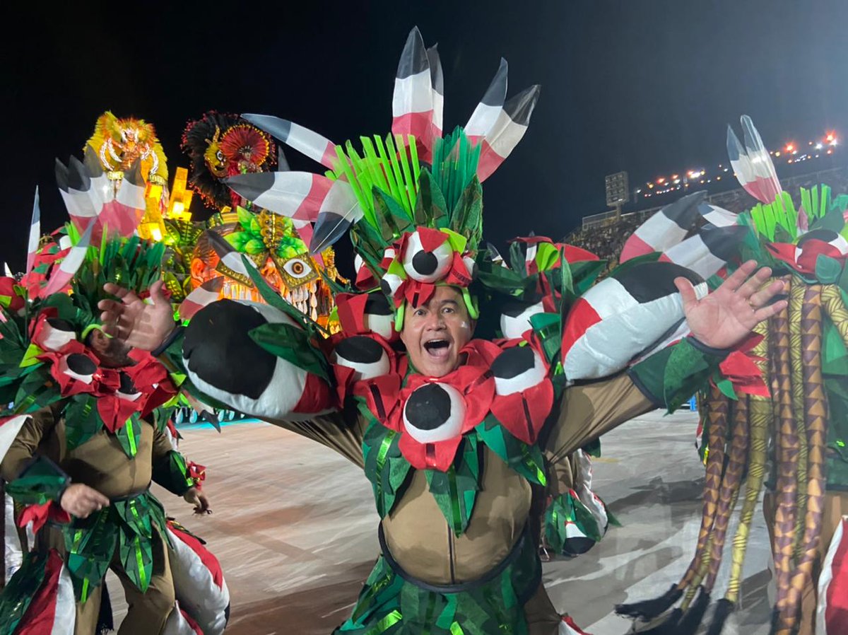 jessfagundes's tweet photo. Foi lindo! Valeu cada segundo, cada gota de suor e cansaço! Tenho orgulho em ter feito parte e de fazer acontecer a festa mais linda da Terra! Obrigada Carnaval 2022! 🤍 #Resistência #Reexistencia #Superaçao https://t.co/lj02rAxSKn