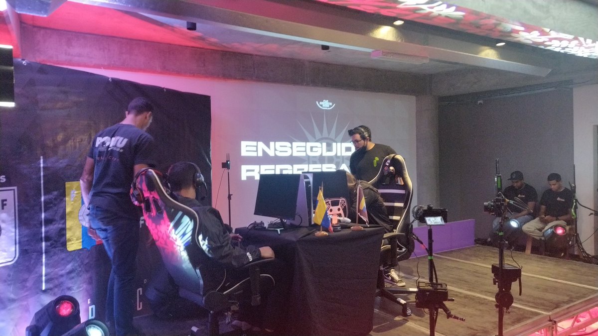 AlfredoCoronis's tweet photo. Ya en @goatvzla para la final del
#ETrophy de la @FVFeSports
@josekazanji (Maracay)
Vs
@FabianPeuela1 (Maturín)
Ambos portarán laVinotinto en la FIFA Nations Series
Interesante también estará el duelo de 3 y 4to puesto. Quien gane será la "banca" https://t.co/9QpATMaqDe
