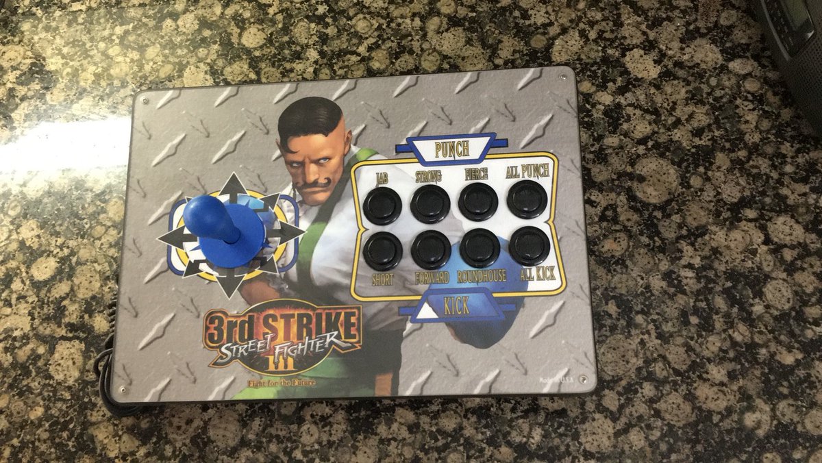 Dhanos_89's tweet photo. Another MAS stick added to the collection. MAS Systems Slim 3rd strike arcade controller. Made in 2019 by Thao Nguyen. #Capcom #arcadestick #streetfighter #fightstick #MASstick. https://t.co/Ia5LjKTjid