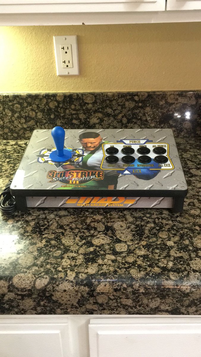 Dhanos_89's tweet photo. Another MAS stick added to the collection. MAS Systems Slim 3rd strike arcade controller. Made in 2019 by Thao Nguyen. #Capcom #arcadestick #streetfighter #fightstick #MASstick. https://t.co/Ia5LjKTjid