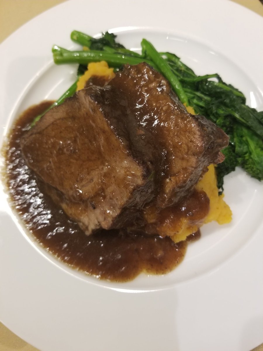 BedrockCatering's tweet photo. #BestFoodInTO @BedrockCatering Toronto we're back with our short rib, sweet potato and broccolini dish. Check us out here in Toronto's fine dining &amp; exciting entertainment district. #toronto2022 #weareback #shortrib #jue #broccolini #chefIan #sweetpotato #foodie #finedining https://t.co/l5eYACpw6a