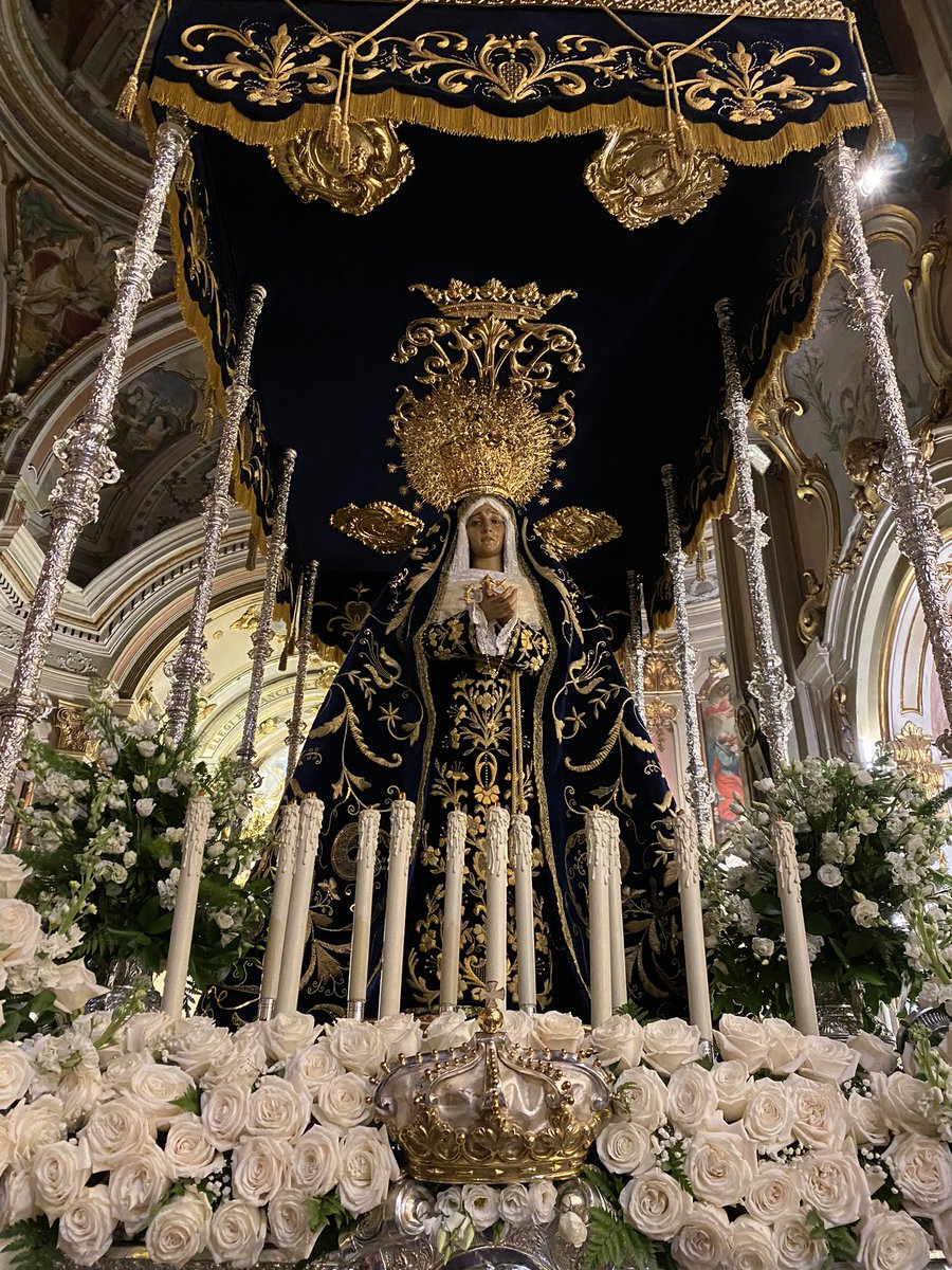 Hermanos, esta noche tendremos presente en nuestras oraciones a Luis Ángel Martínez. 
Pediremos a nuestra madre por él, para que vele por su salud, lo mantenga cogido de su mano y le dé fuerza para su pronta recuperación.
Todos juntos: Dios te salve María…