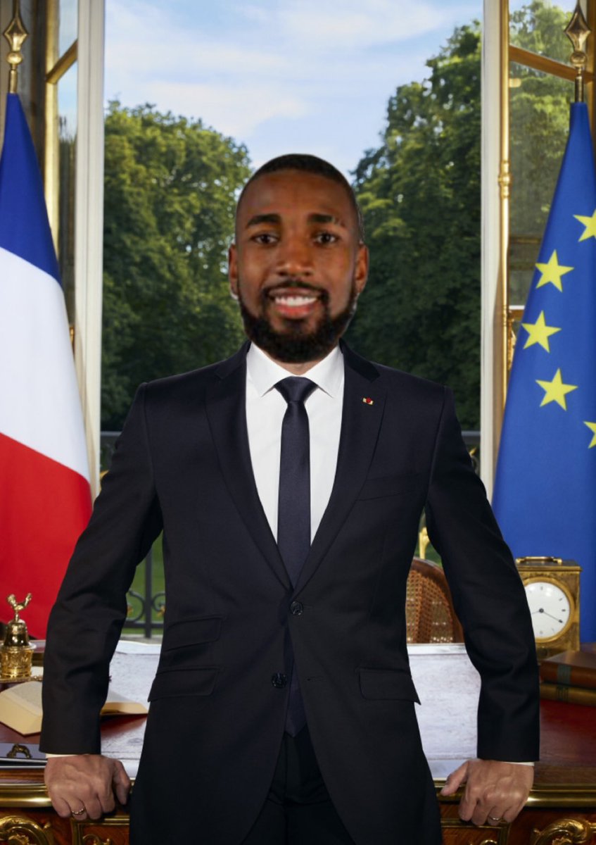FrankMcCourtoff's tweet photo. MACRON DÉMISSION! GERSON PRÉSIDENT! https://t.co/quDE6hlj3R