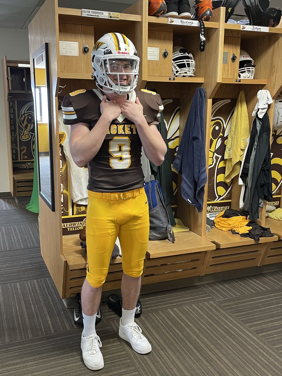 Coltyarbrough's tweet photo. Great visit this week w/ Baldwin Wallace 
University in Berea OH.  Beautiful campus and great tradition and pride.  Special thank you to @CoachHilvert for the opportunity and the following Coach's for the great tour. @CoachBMiller17 @CoachKeneah  @Coach_Parnell @CoachCully_BWYJ https://t.co/GAtamcRuer