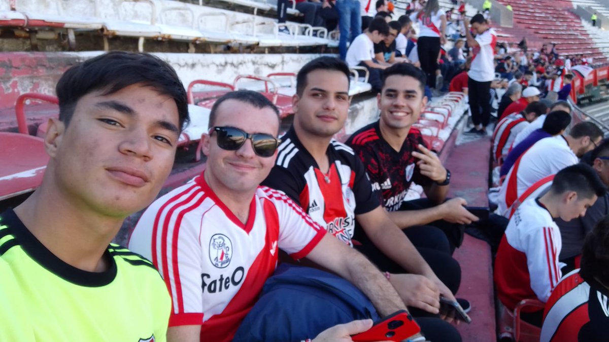 BrianandresO's tweet photo. #FOTOMONUMENTAL https://t.co/ES37lsuLFV