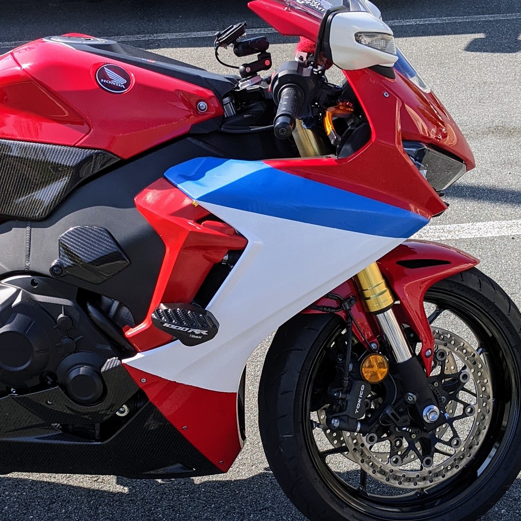 jcauseyfd's tweet photo. Thanks non-functioning #googlehomemini missed ride to Little Switzerland. To be productive, painted to get rid of yellow. Masking tape I used was trash. As long as I'm going fast it should look ok. π #motorcycle #motorcyclediy #hondamotorcycles #honda #hondacbr #cbr #cbr1000rr https://t.co/A94J12xDog