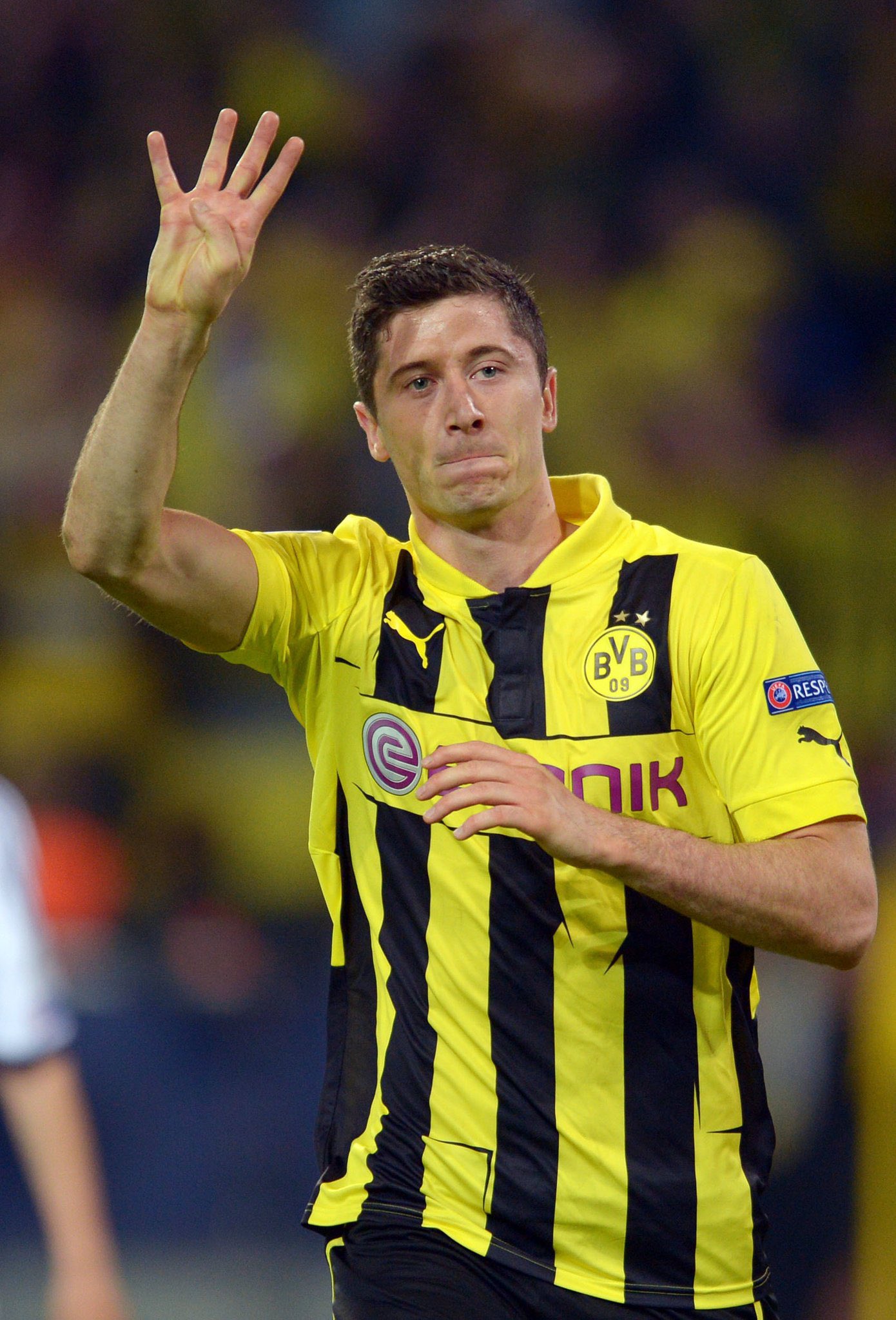 Uzivatel Football Tweet Na Twitteru On This Day 9 Years Ago Borussia Dortmund Beat Real Madrid 4 1 Thanks To A Quadruple From Robert Lewandowski What A Game T Co 0dlnc19nwz Twitter