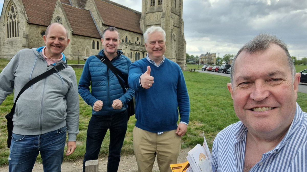 MainesChris's tweet photo. Great campaigning weekend. Lucky to have experienced campaigners join us in #Blackheath. Things definitely on the turn - residents agreeing time in Lewisham to #EndtheOnePartyState
#BlackheathLibDems
#BenMaguire
#HelenSteel
#Maines4Mayor https://t.co/A9yCAiwlVc