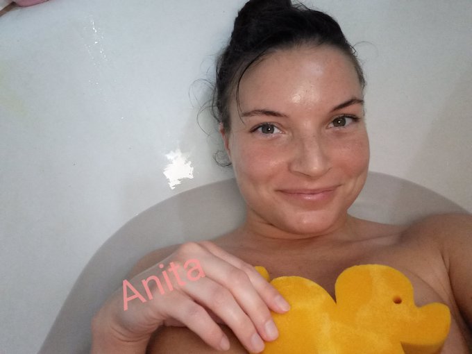 esti pancsi folytat&aacute;s @FansBellini  Kellemes sz&oacute;rakoz&aacute;st kand&uacute;rk&aacute;im 😉 https://t.co/nSjTGRlxVO<a class="tags" target="_blank" title="On Twitter" href="/?out=eyJ0eXAiOiJKV1QiLCJhbGciOiJIUzUxMiJ9.eyJpYXQiOjE3MjA2MDM0NTYsImlzcyI6InR3cG9ybnN0YXJzLmNvbSIsIm5iZiI6MTcyMDYwMzQ1NiwiZXhwIjoxNzUyMTM5NDU2LCJyZWRpcmVjdF91cmwiOiJodHRwczovL3R3aXR0ZXIuY29tL0ZhbnNCZWxsaW5pIn0.HtxUvBN5ijgKYlLeL2IxSOeF9CgpUYqRlNTtHe5F1capcF2oSTT0UjO8267zfepEbieiYMMe8-LVlWiEYCOyHQ">@FansBellini</a>