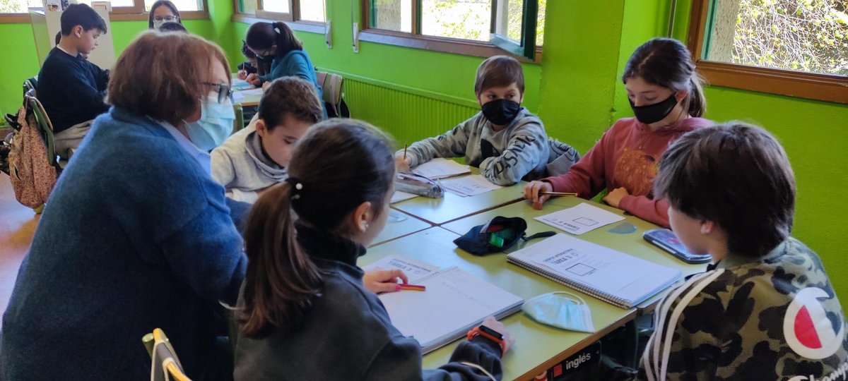 CEIPJacintoB's tweet photo. El pasado jueves cumplimos uno de nuestros retos relacionado con las Actuaciones Educativas de Éxito. 6ºA realizó durante 1 hora Grupos Interactivos. Enhorabuena a su tutor, alumnado y a todos los voluntarios/as que han hecho posible esta experiencia tan gratificante, ¡seguimos! https://t.co/VlUFN0izOH