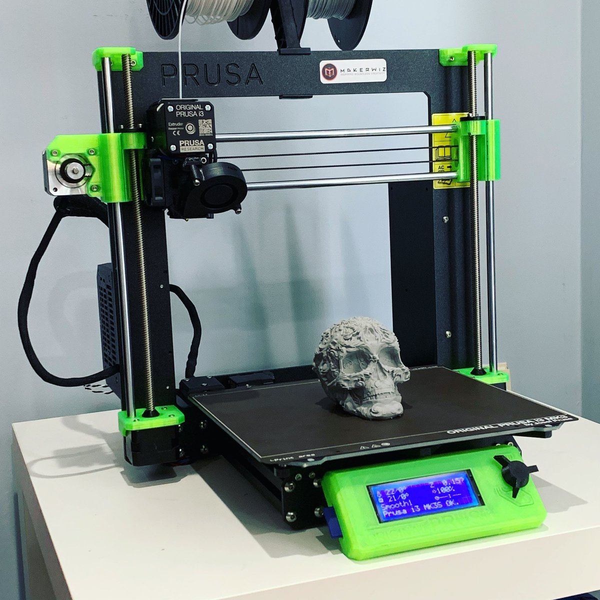 MakerWiz's tweet photo. Our newest Prusa i3 MK3S+ build is Neon Green again! #3dprinter @josefprusa #prusa #i3 #mk3s+ #neongreen #everyoneisamaker #onlyiamaprinter #makerwiz #inspiringboundlesscreativity #makersgonnamake https://t.co/F9zYmiWHyI