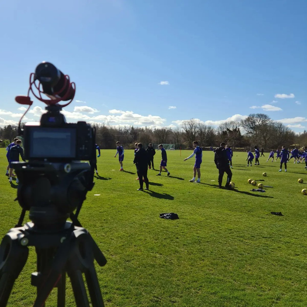 archcorbett's tweet photo. As a part of the @OverLandSeaDoc would any #Hibs fans be generous enough to hop on a Zoom call in the near future to discuss the club, Scottish football and the two new 🇳🇴 boys at the club? 

Shoot me a DM if you'd be interested, I would massively appreciate it 💚 https://t.co/xPLwMdTrA5