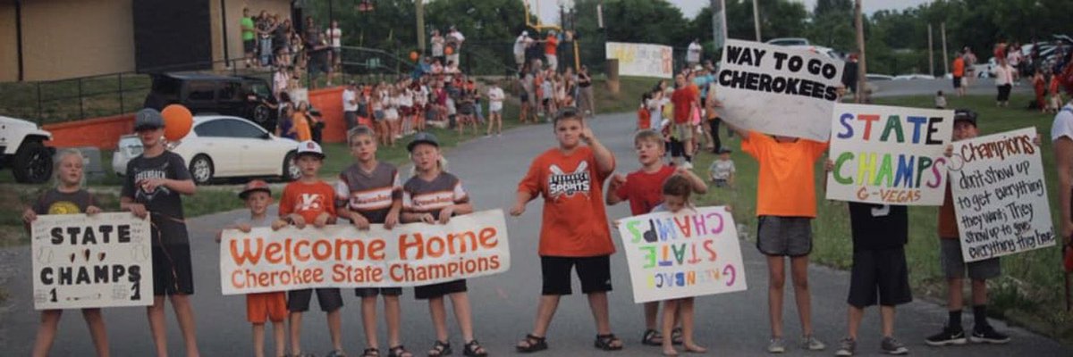 gbfootballmom's tweet photo. Never underestimate the pride, spirit, determination & heart of #smalltownUSA! Pick your sport….champions are raised here! #GreenbackTN Stole your photo @TyCullen18 🤣 https://t.co/5QpkFLrM8b
