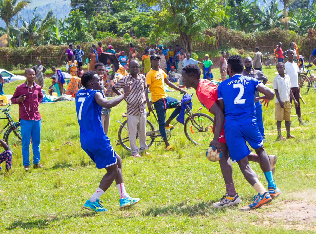 GicumbiT's tweet photo. First game, first win in Gatsibo District
Congratulations💪 Gicumbi Handaball Team
#gicumbidistrict
#radiorwanda
#flashfm
#radiotv10
#radiotv1 https://t.co/j6Sa6XNeuv