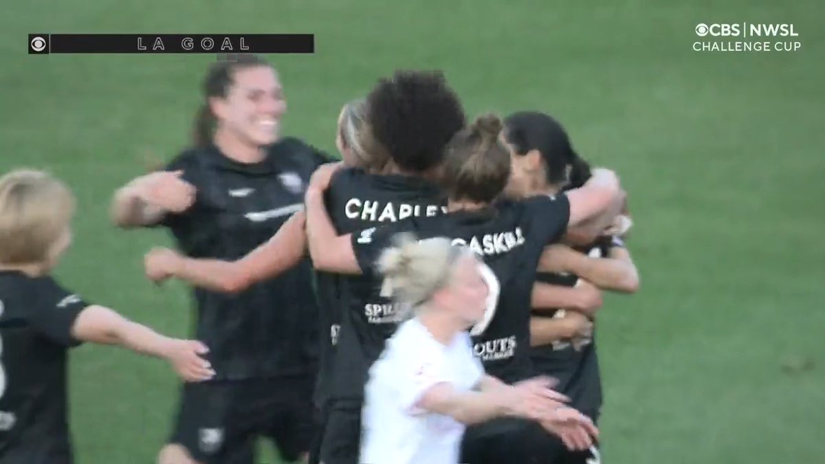 G⚽⚽⚽⚽AL! 

@ChristenPress scores from the spot and takes the lead against @ThornsFC!

@weareangelcity | #AngelCityFC