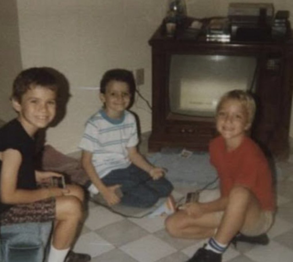 80sSportsNStuff's tweet photo. Two items on your daily summer agenda back then:
✔️Play Nintendo
✔️Buy/trade baseball cards https://t.co/JFsJXqrT61