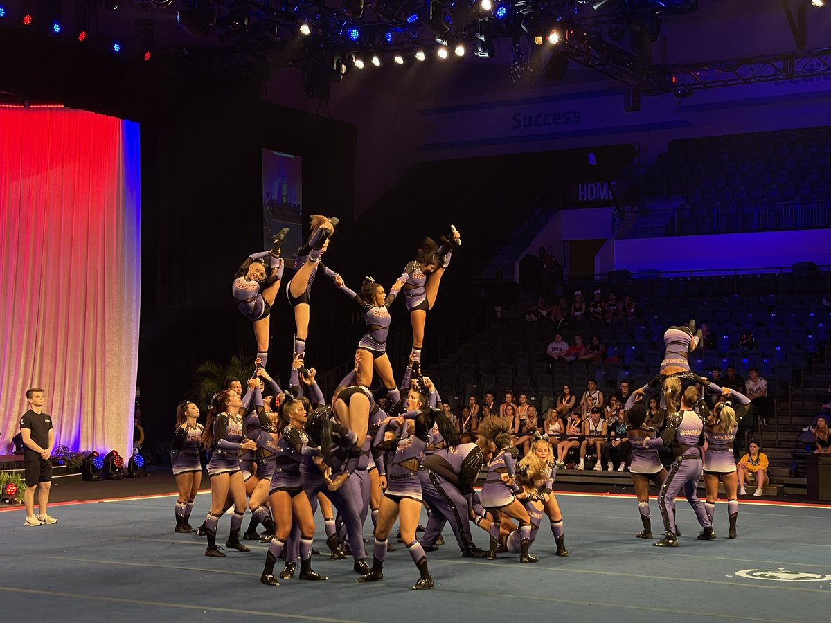 CheerTheory's tweet photo. ROCKSTAR

CHEER 🤘🏽 

THAT WAS A Rolling Stones PARTYYY 🎸 

#CheerWorlds2022 #FieldHouse https://t.co/NptMR2tH4y