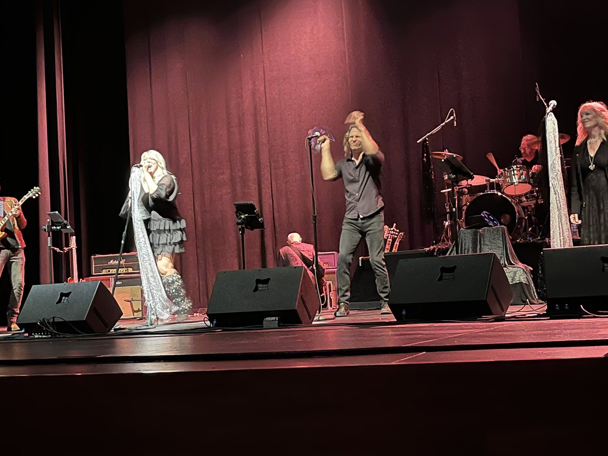 BVRotaryClub's tweet photo. WOW! The Rumours and Dreams Concert for Caring was an absolute success!! We want to thank all of our corporate sponsors, our fellow rotarians, and everyone and anyone who helped to make this night a special one! #serviceaboveself #burnsvillerotary #amescenter #rumoursanddreams https://t.co/9F1xgEtbPh