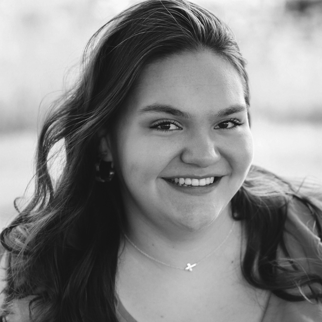 mplsdesignshow's tweet photo. Sunday's designer is Anna Syversen.

"As a designer, being creatively candid is important to me. I love to explore color, shapes, words, and overall messages that designs bring to our creative world. "

#minneapolis #graphicdesign #web #print https://t.co/FzHUBuNfZp