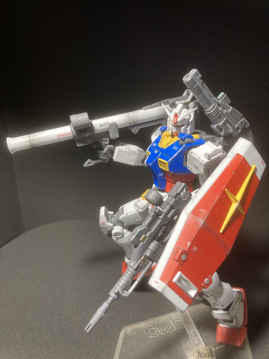 Hino763's tweet photo. 利き手が麻痺してしまったので、ガンプラを（ほぼ）片手で作ってます。
オリジン版ガンダムを作った時の写真です。
上手くはないけど、見て貰えると嬉しいです。
#ガンダム　#ガンプラ　#ガンプラの画像貼るとRTされると聞いて 
#ハンディキャップ https://t.co/2xXCKiKjrF