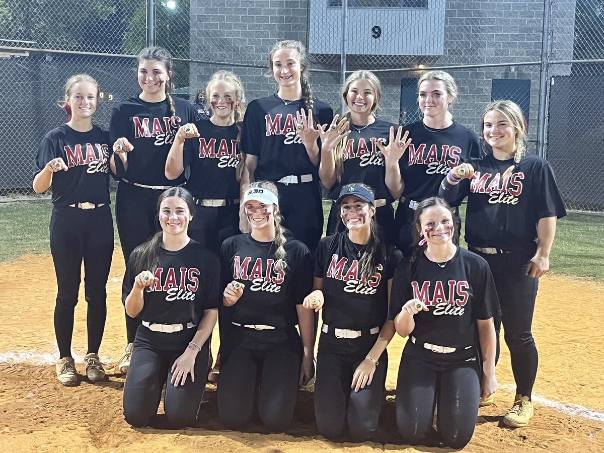 CGSmith2025's tweet photo. Undefeated again in Atlanta. I love playing with these girls! We scored 60 and allowed 4. I batted .500 with a .589 OBP and 6 doubles! #knockingtherustoff @LBombers07 @CoryCaton @Los_Stuff @Coach_Ricketts @MrCoachTbratt @LLefty18 @BethTorina @UACoachMurphy  @CowgirlSB https://t.co/2U34N7CqJC