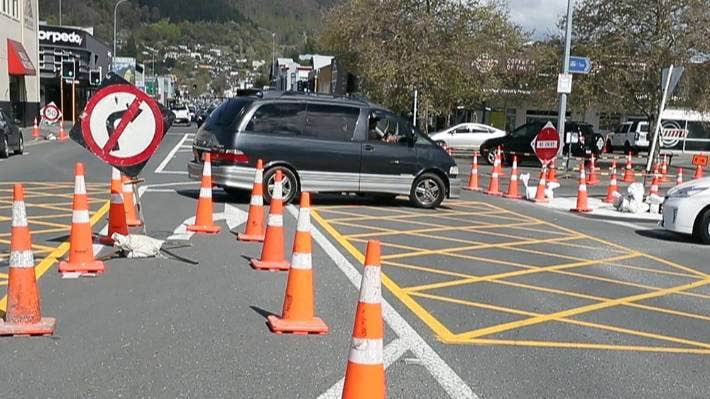 OnlyinNelsonNZ1's tweet photo. Another idiot Nelson driver blatantly ignores a NO RIGHT TURN sign and turns anyway.
📍 Rutherford St
#worldsworstdrivers #stupiddrivers #NelsonNZ #OnlyInNelson https://t.co/HS0oLtnvjz