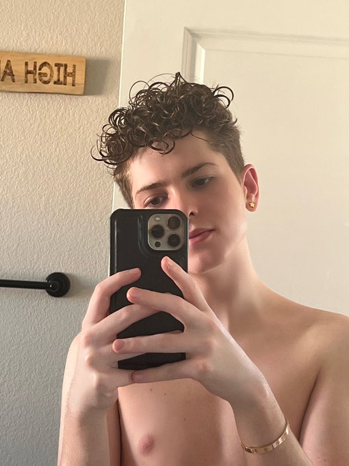 Curls 💇🏻&zwj;♂️ https://t.co/IUUs5GoDzX