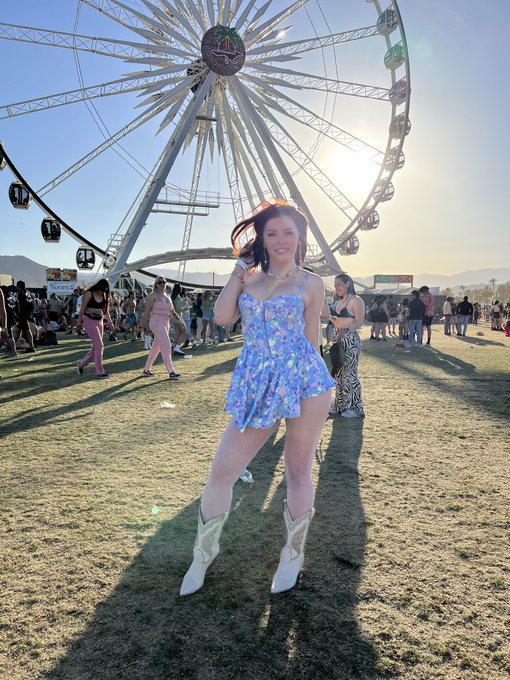 1 pic. Day 2’s fit.. #Coachella https://t.co/xyeWYrSAa6