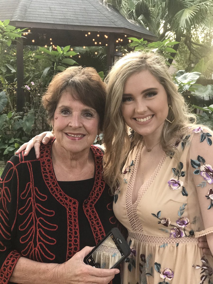 AMElyse_'s tweet photo. I love you 💗 I’m ready for you to be home! The strongest woman I know and the best “Baba” https://t.co/gImCyaI3uz