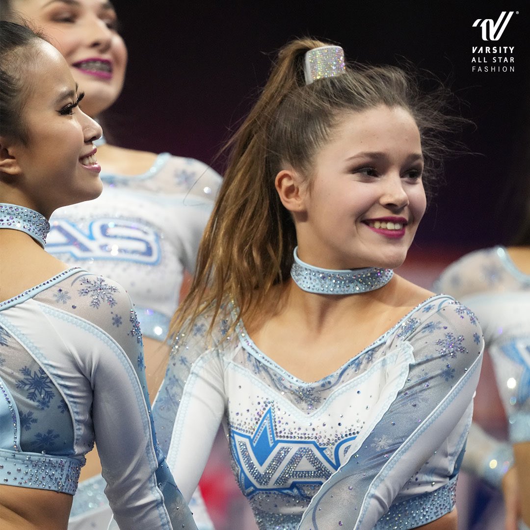 Nothing but smiles for the #CheerWorlds2022 L6 International Global 𝙎𝙞𝙡𝙫𝙚𝙧 𝘾𝙝𝙖𝙢𝙥𝙞𝙤𝙣𝙨, <a href="/IceQueensIQTL/">The VAS Ice Queens</a>! 🌎🥈❄️👑 #ChampionsWearVarsity