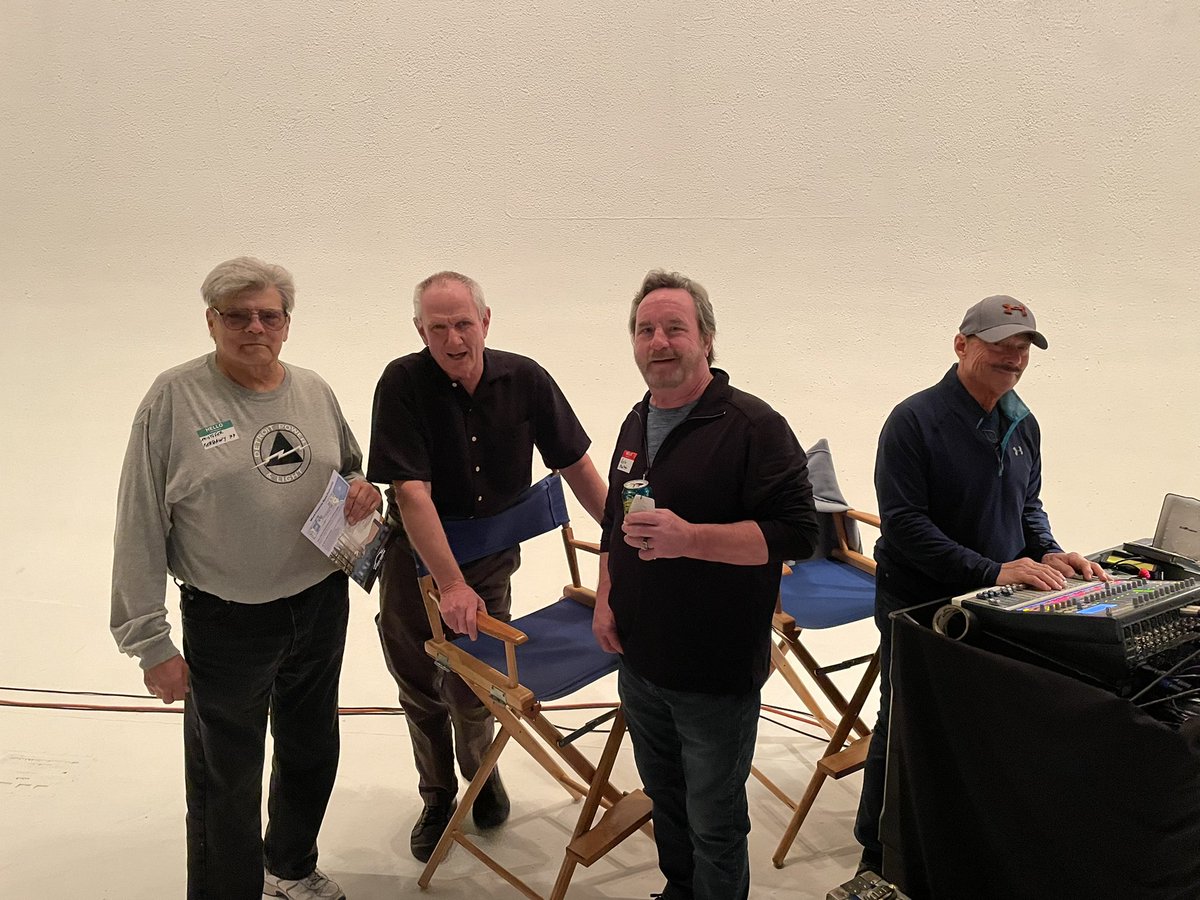 MIFilmIndustry's tweet photo. 300+ people gathered for the #MiFIA Town Hall Meeting to socialize and hear details of the proposed #filmincentive for the state of Michigan. Stay tuned for upcoming events! https://t.co/YeozS5oFcw https://t.co/FaJEhhOpU0