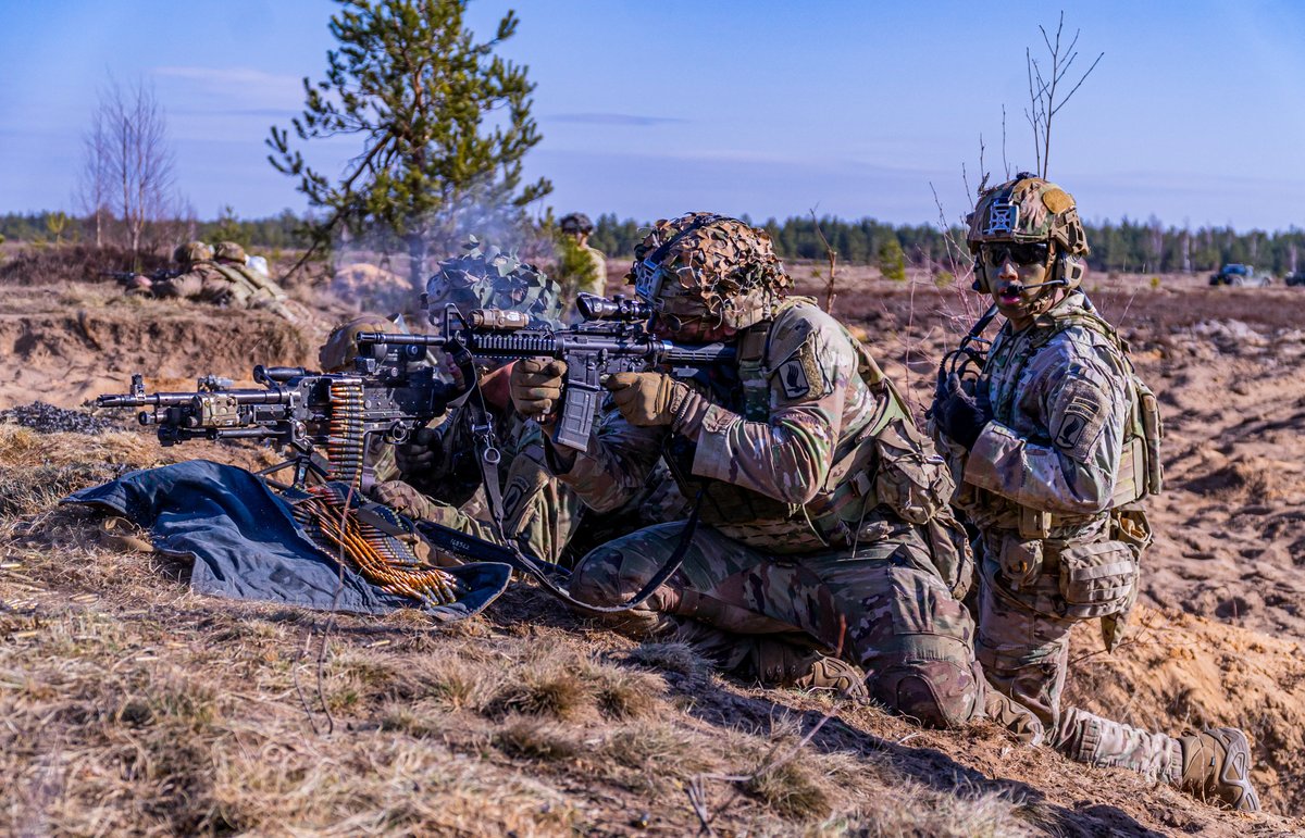 Contact, contact!!

#Soldiers with the 173rd Airborne Brigade conduct live fire training in Riga, #Latvia. 

Exercise #SaberStrike builds personal, professional, technical, and tactical connections with #NATO allies.

#StrongerTogether