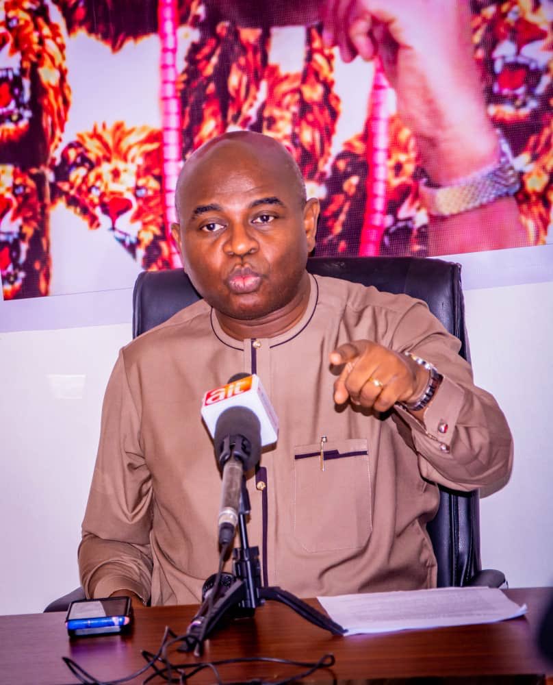 OchiJnr's tweet image. A man of courage and conviction. Inspite of all the overtures from APCPDP, @MoghaluKingsley’s mind is made up—it’s @ADCNig. Period. That’s the leader us nonconformists who understand Nigeria is more than APCPDP. It’s begins with me, it begins with ADC.

#GetYourPVC
#ADCfied