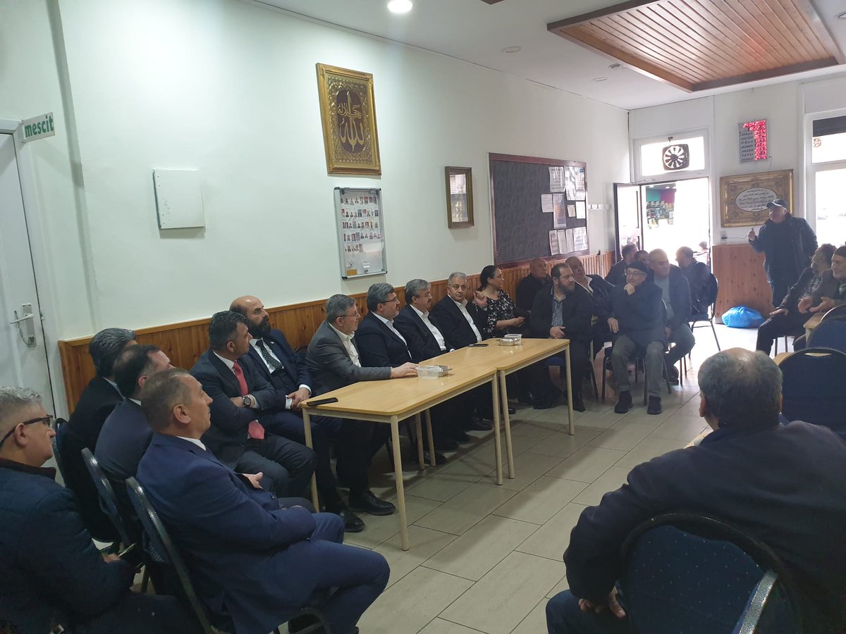 Brükselde Değerli Vekillerimiz <a href="/avaliozkaya/">Ali ÖZKAYA 🇹🇷</a> ve <a href="/avyurdunuseven/">İbrahim Yurdunuseven 🇹🇷</a> Emirdağ belediye Başkanı <a href="/serkankoyuncu03/">Serkan Koyuncu🇹🇷</a> ile birlikte Vatandaşlarımızla hasbihal edip sonra Diyanet işleri Başkanımız Sayın Ali Erbaş'in da iştirakleri ile İftar programına katıldık 
<a href="/efkanala/">Efkan Âlâ</a> 
<a href="/SirakayaZafer/">Zafer Sırakaya 🇹🇷</a> 
<a href="/U_I_D/">Union of International Democrats</a>