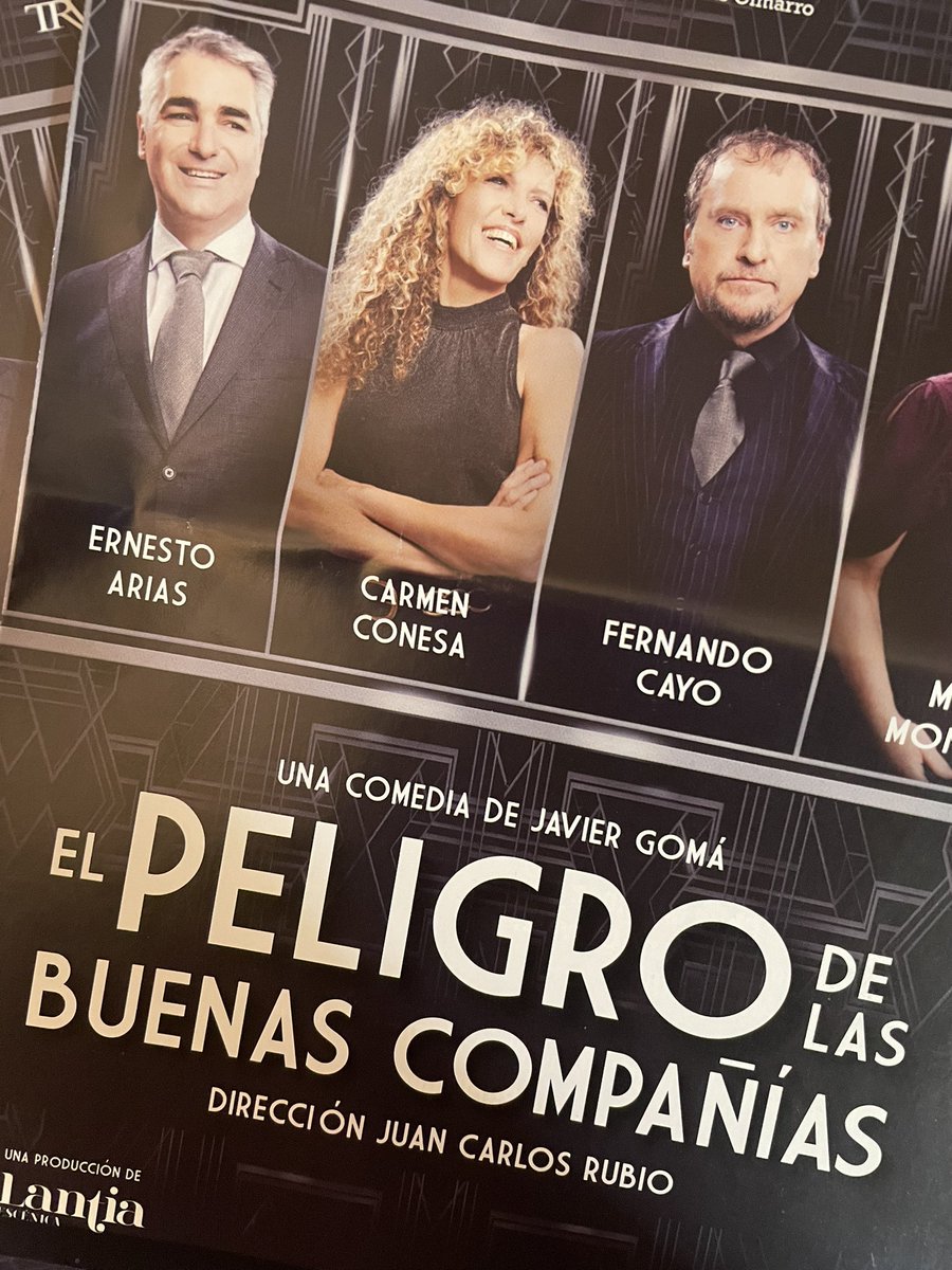 Este fin de semana hemos ido a ver #ElPeligroDeLasBuenasCompañías, de mi admirado amigo <a href="/JavierGomaL/">Javier Gomá Lanzón</a> . Es una comedia sensacional. Javier demuestra magistralmente cómo el humor puede ser el más eficaz camino de simpatía hacia la filosofía. ¿O viceversa? 👏👏👏👇👇👇
