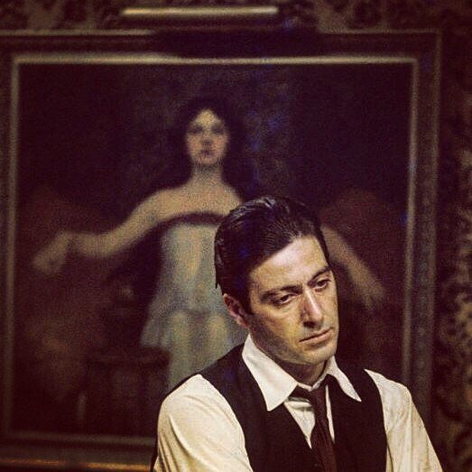 Bir şiir biliyorsun ayakta bira içebilir, bir şiir nereden baksan şairini seçebilir...