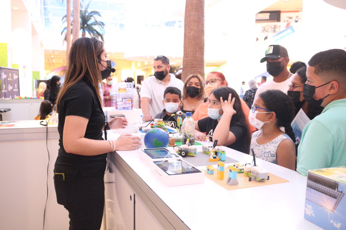 ECOEXPLORATORIO's tweet image. [GALERÍA] Resumen en imágenes de cómo la pasamos durante el fin de semana de la EXPO Planeta Digital. 🌎 

¡Gracias a todos los que nos apoyaron! 

Mira las fotos aquí: facebook.com/31721606833171…

#EXPOPD2022 #ResilienciaPR #PuertoRico #earthweek #ERIPD2022 #EcoResiliencia #eriecoex