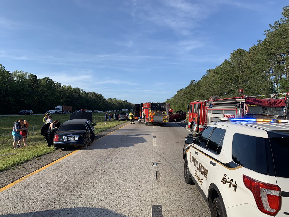 HFD_8's tweet photo. Avoid I-95 Northbound around the 12mm in City of Hardeeville, SC crews are currently working a multi vehicle accident. Hardeeville Police Department Jasper County Fire-Rescue Ridgeland Fire Department #IamYourHardeeville #HardeevilleFire https://t.co/m7qU0glrlS