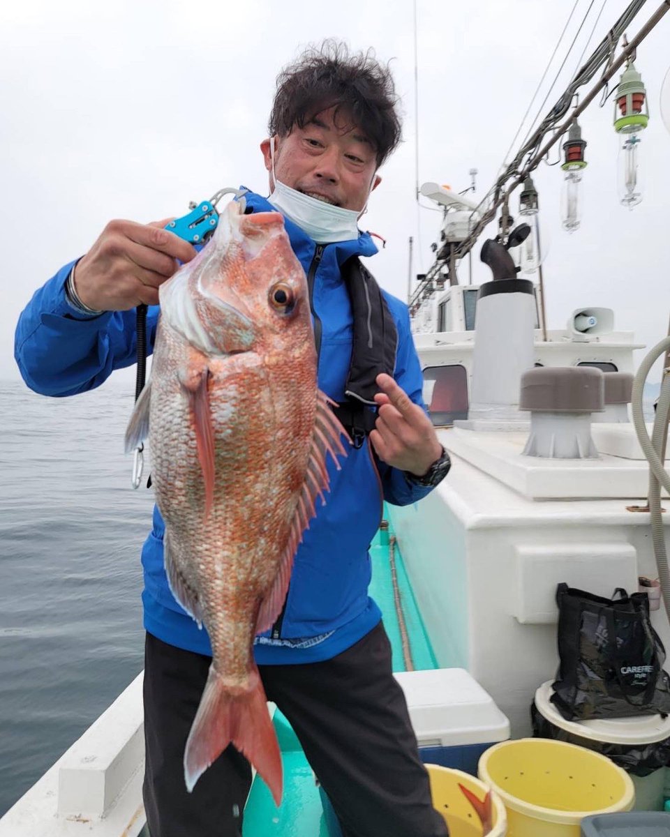 9GXWyceTYPfvBx4's tweet photo. 昨日は
丹後半島沖へ
人生初鯛
釣れました✨
#ayumuproduct
#wondercrawler https://t.co/tqvnxdVZZI