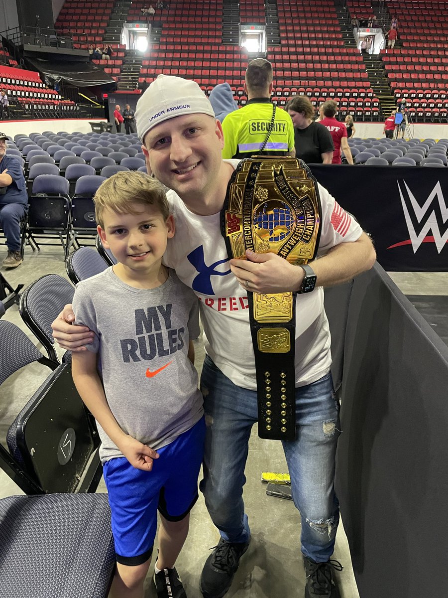 xsubzzero's tweet photo. #WWEbinghamton first week event with my son https://t.co/VgqCsxmWTk