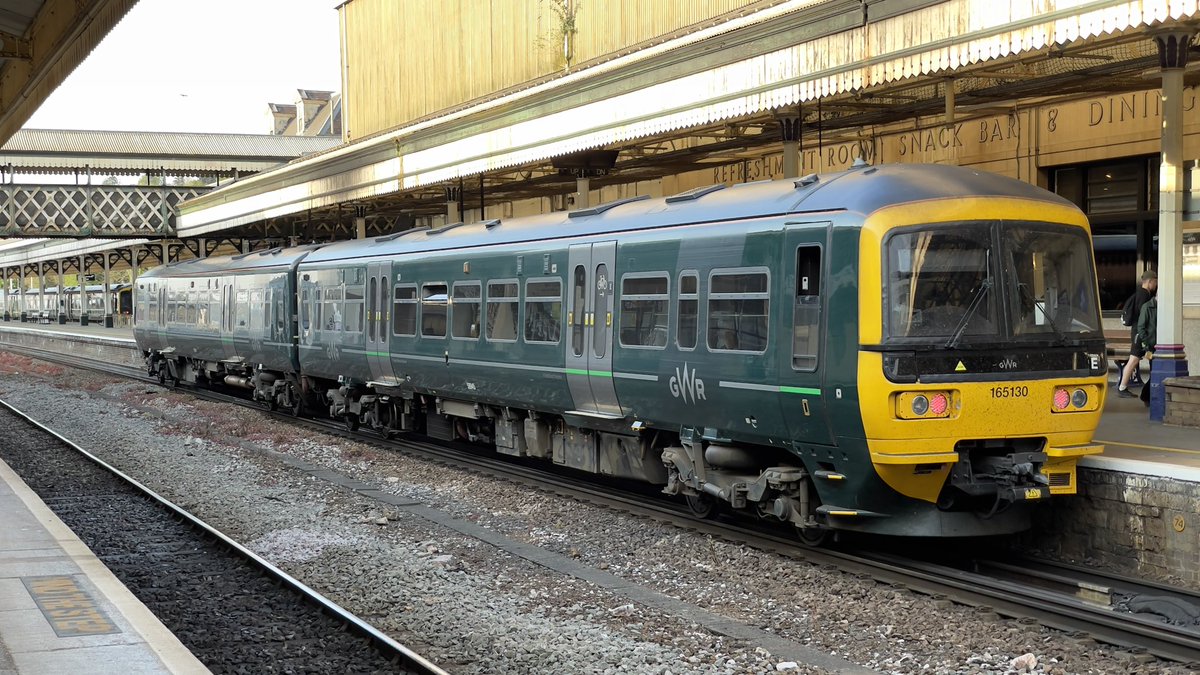 BenBroomfield_'s tweet image. Back at work this week after my 3 day absence from the baton!

Nice suprise to see 165130 doing the rounds on the EXM-PGN junts today.

Hope you all had a great weekend!

#DispatchersOfTwitter #class165 #turbo #railway #rail #train #trains #gwr #station