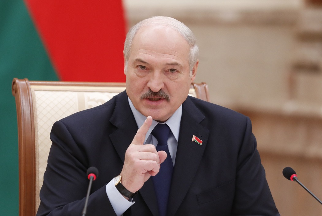 After negotiations with Lukashenko in 2013, Baumgertner was arrested. "Our PM invited that weasel. He crossed his legs and told: this won't happen, that won't be. He left, spit on our Cabinet House and drove to airport laughing. And there he [was arrested]" explained Lukashenko