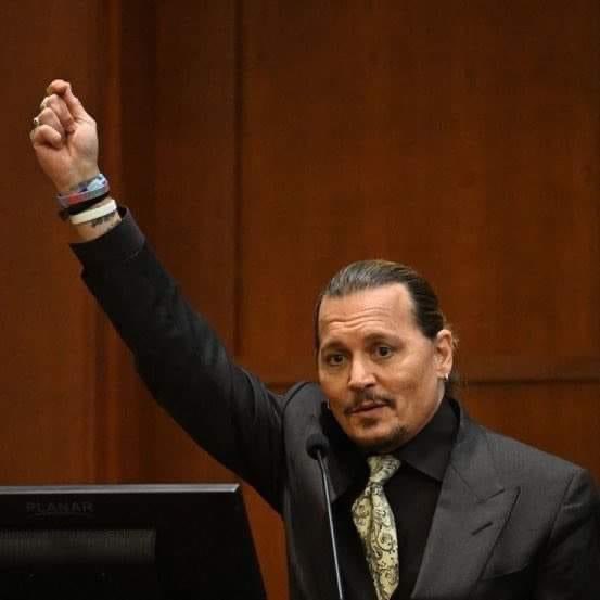 Sobre el caso de Deep Vs Heard: 👨🏻‍💻🔽

El principal triunfo de Johnny Deep es para el MUNDO; de una manera categórica está demostrando que NO TODO HOMBRE es culpable por ser hombre y que NO TODA MUJER es inocente por ser mujer.