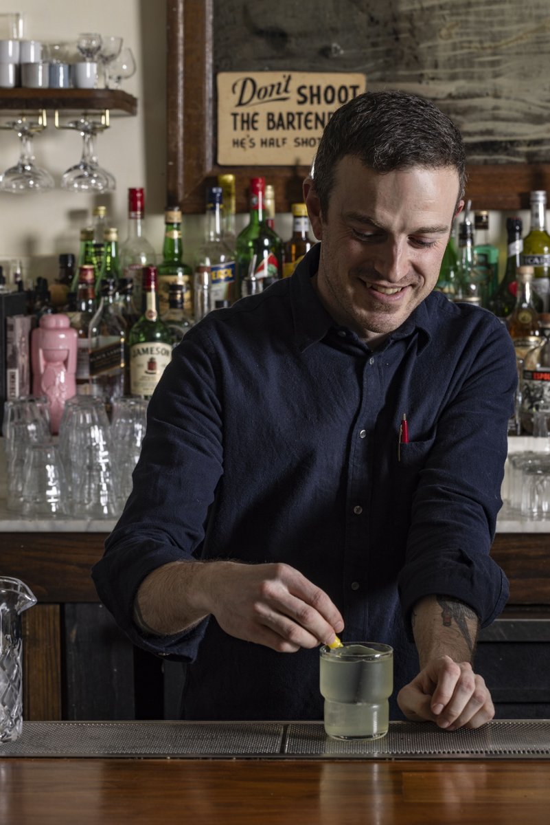 Liam &amp; the Green Gabardine.
{gin, chiaro amaro, snap pea, black pepper}
🧚‍♂️ 
A new fairytale in #ChinatownYVR.