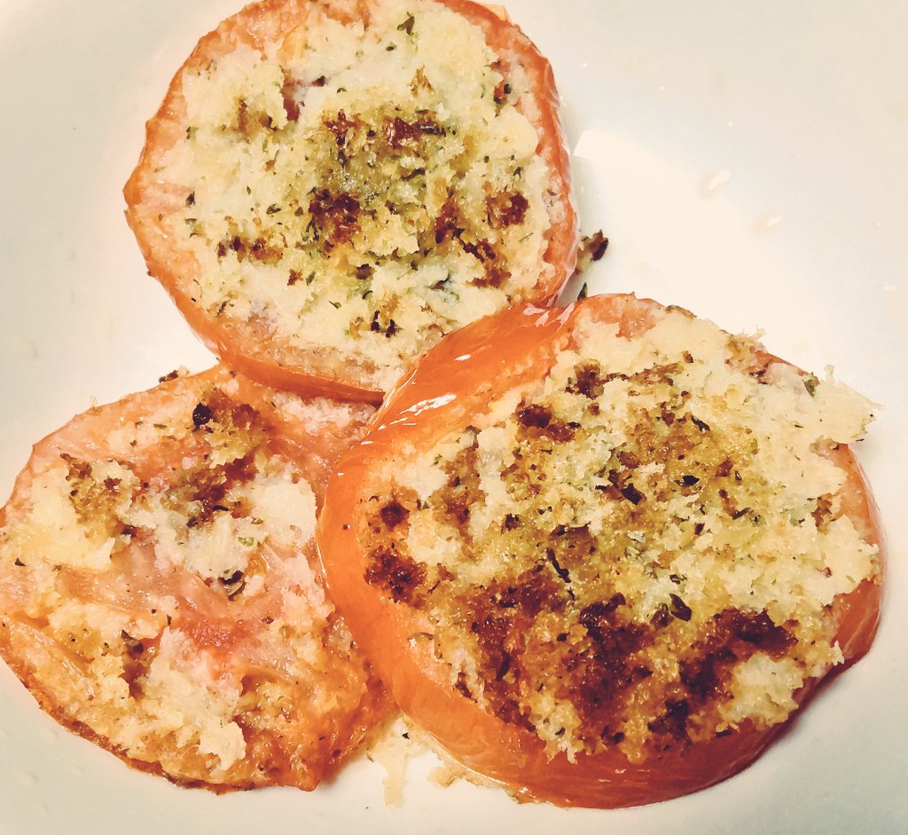 u_ta_ka_ta_3's tweet photo. Good morning💕💕
Oatmeal porridge with blueberries
Fried tomatoes.
When I make this, it reminds me of the movie "Fried Green Tomatoes". This is my favorite movie.
#FriedTomatoes
#FriedGreenTomatoes
Good week💕 https://t.co/ucctNYLaqi