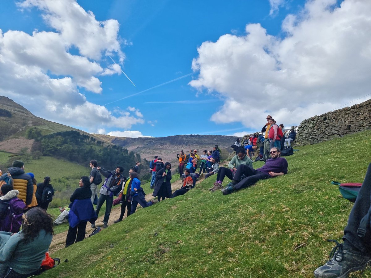 chantelle_lunt's tweet photo. What a day!
Incredible energy and unity at the @Right_2Roam #KinderInColour event, which brought Global Majority people (and our allies) together to re-walk the #KinderScout trespass of 1932. This protest gave the public a number of rights to walk...
https://t.co/Py3NcXlGrY https://t.co/P8rLoZpsS8